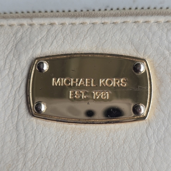 Michael Kors Wallet Womens White Gold Zip Around Logo Good Condition Flaw - Picture 8 of 13